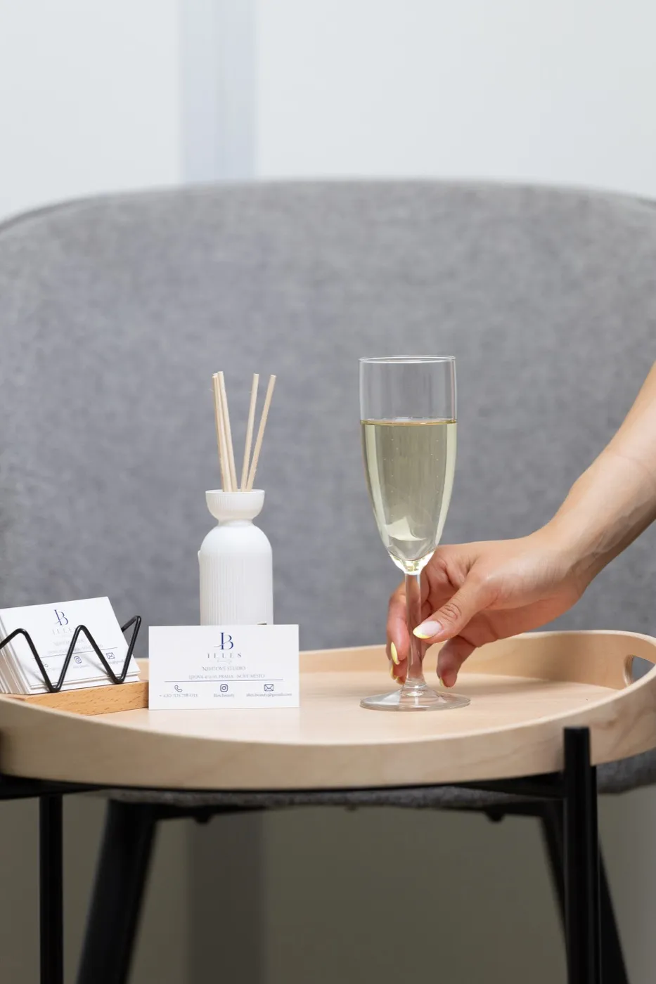 Posezení v salonu ILLÉS beauty s aroma difuzérem